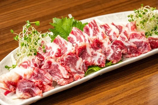 鮮度抜群の馬刺しご用意あり!